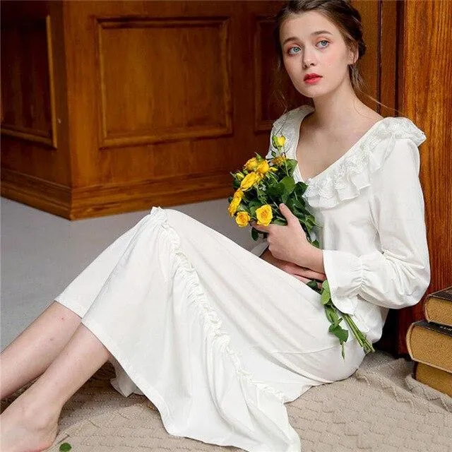 2019 Spring Vintage Sleepwear Women Night Wear Home Dress Lace Ruffled Sweetheart Neck Long Sleeve White Cotton Nightgown T414