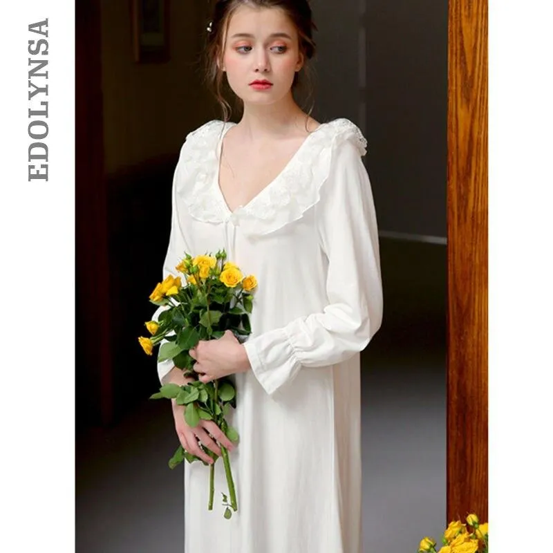 2019 Spring Vintage Sleepwear Women Night Wear Home Dress Lace Ruffled Sweetheart Neck Long Sleeve White Cotton Nightgown T414
