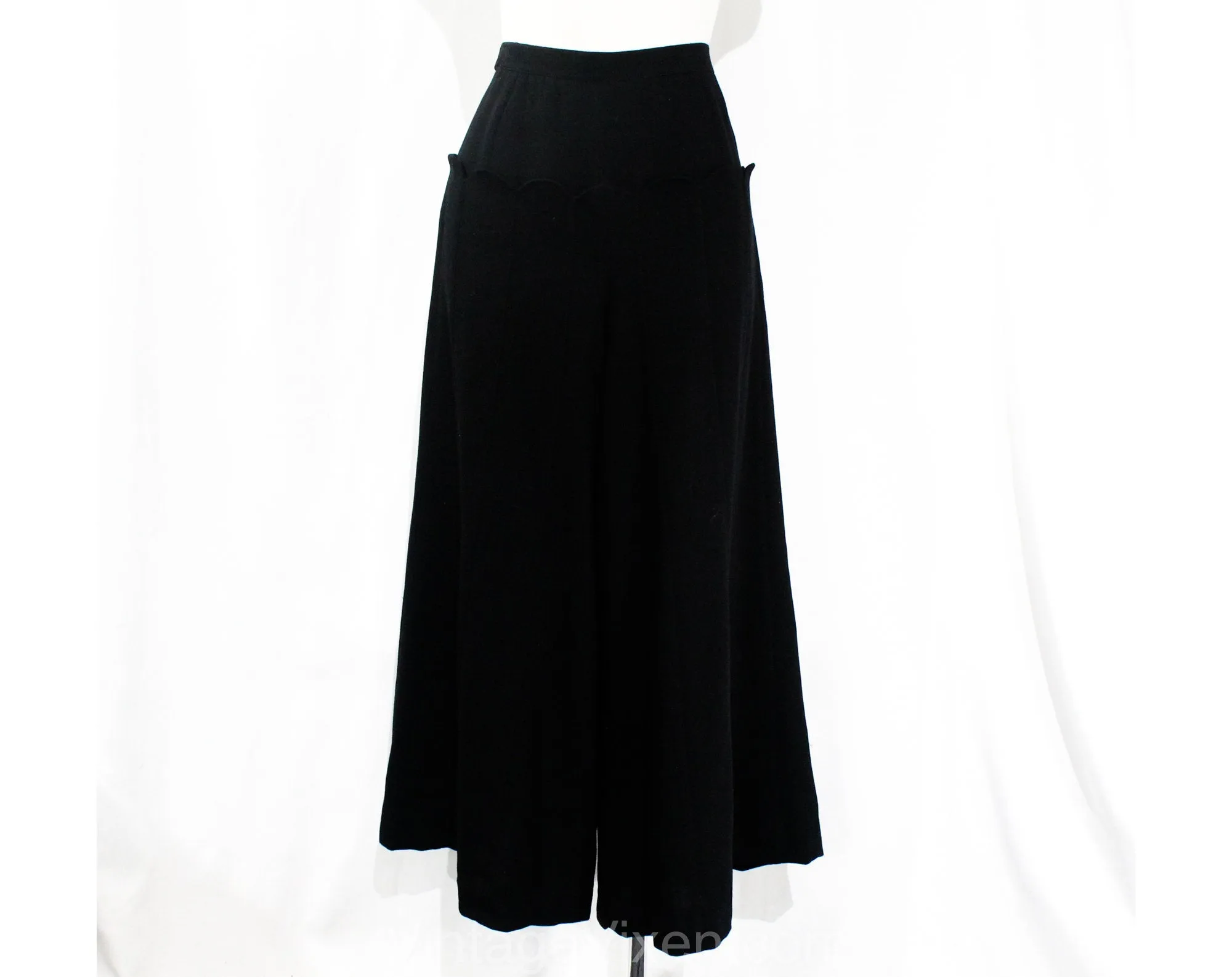 Size 12 Black Pants - Designer Karl Lagerfeld 1990s Wide Leg Large 1940s Style Gaucho Trousers - Scalloped Hip Seam Pockets - Waist 30.5