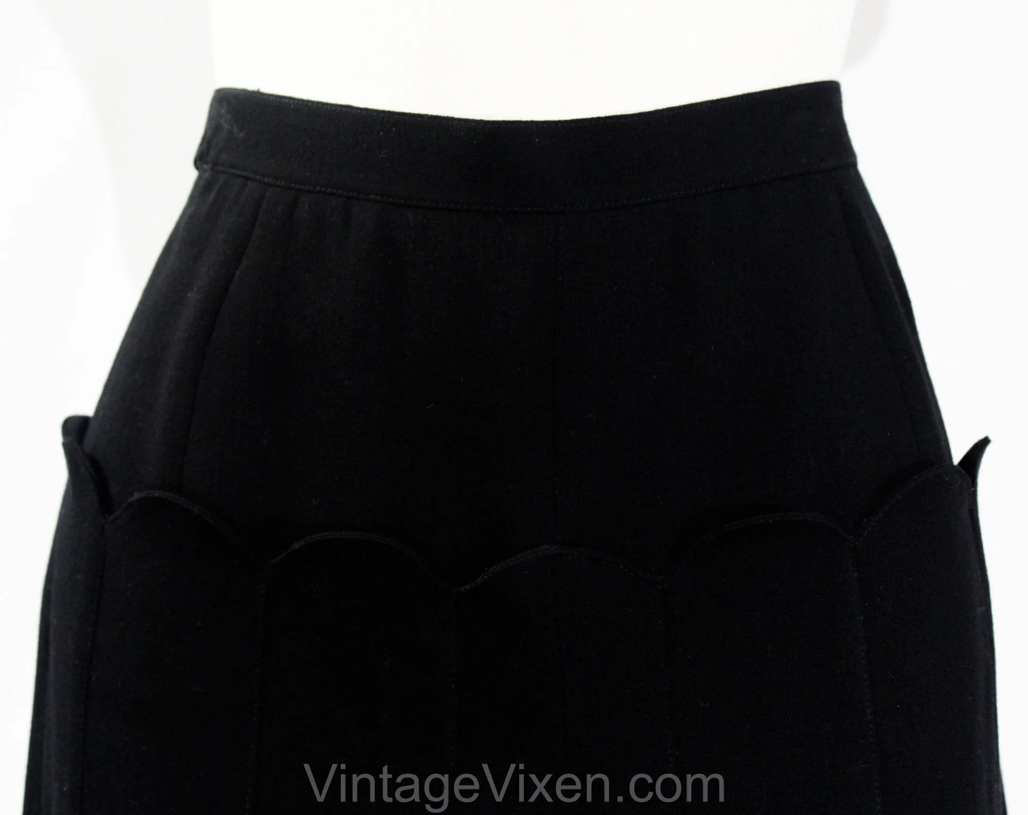 Size 12 Black Pants - Designer Karl Lagerfeld 1990s Wide Leg Large 1940s Style Gaucho Trousers - Scalloped Hip Seam Pockets - Waist 30.5