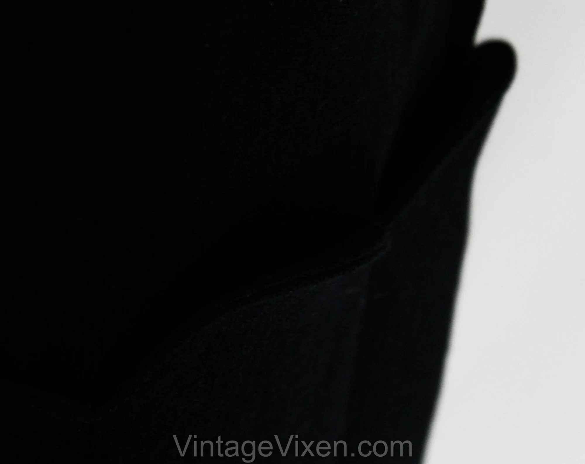 Size 12 Black Pants - Designer Karl Lagerfeld 1990s Wide Leg Large 1940s Style Gaucho Trousers - Scalloped Hip Seam Pockets - Waist 30.5