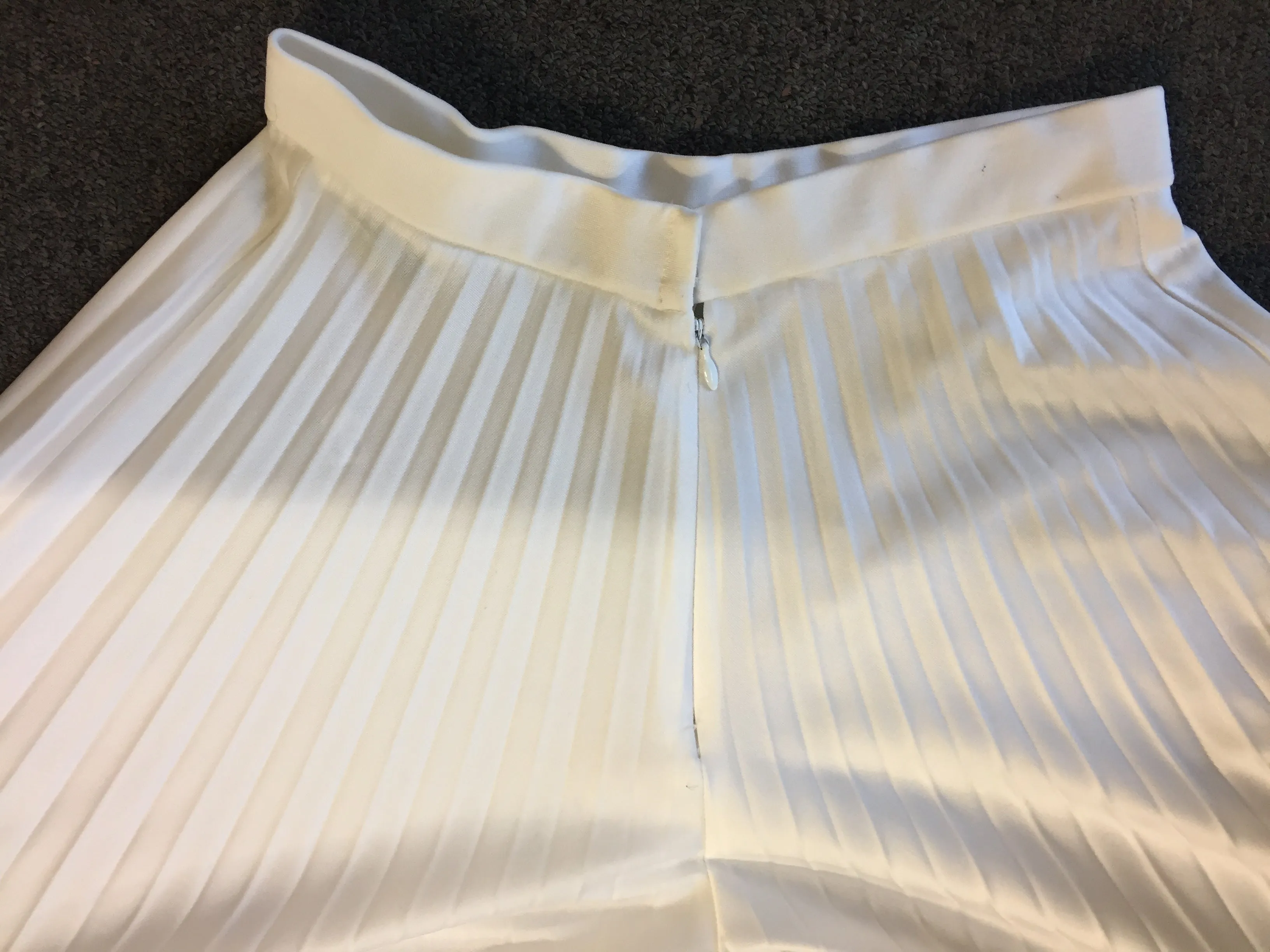 Stunning 1970's White Pleated Gaucho Pants Designed By Vincenti