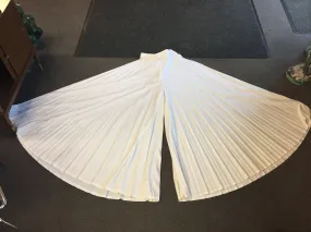 Stunning 1970's White Pleated Gaucho Pants Designed By Vincenti