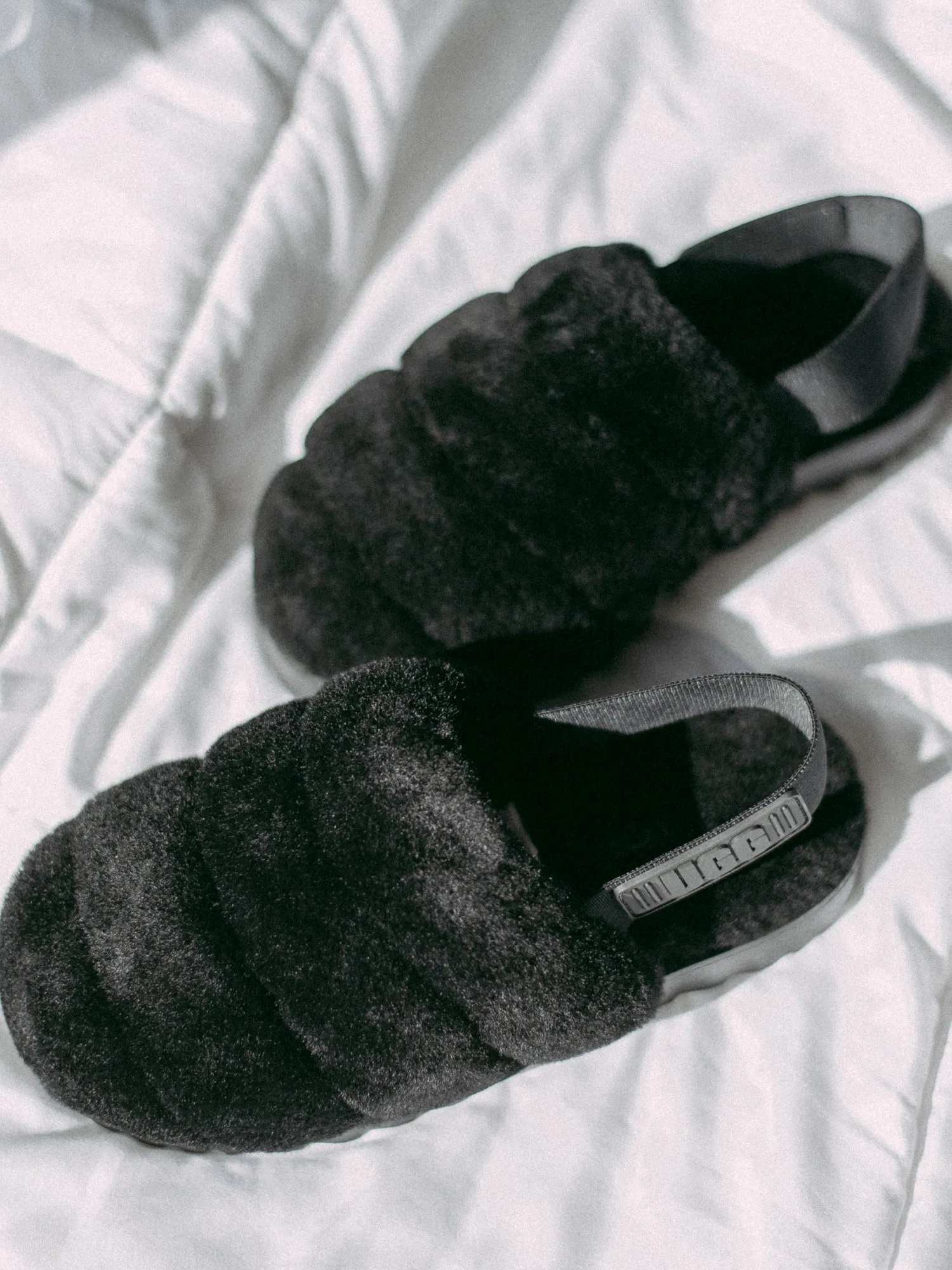 WOMENS UGG SUPER FLUFF SLIPPER  - CLEARANCE